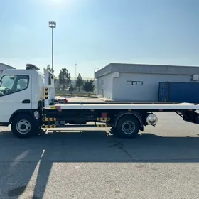 Mitsubishi Canter 2025