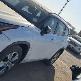 Toyota Highlander 2022