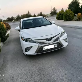 Toyota Camry 2019