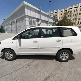 Toyota Innova 2005