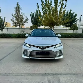 Toyota Camry 2020
