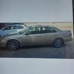 Toyota Camry 1998
