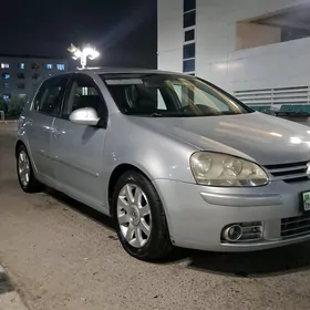 Volkswagen Golf 2004