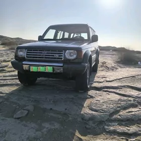 Mitsubishi Montero 1992