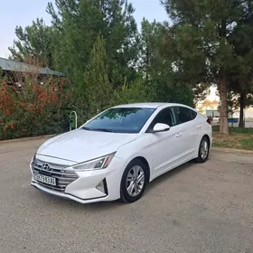 Hyundai Elantra 2020