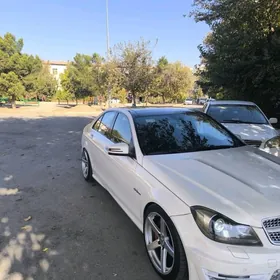 Mercedes-Benz C300 2009