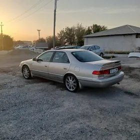 Toyota Camry 2001