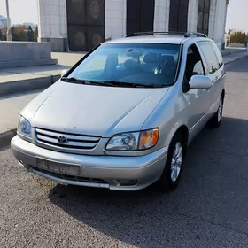 Toyota Sienna 2002