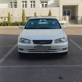 Toyota Camry 2000