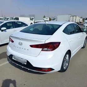 Hyundai Elantra 2020