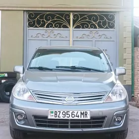 Nissan Versa 2010
