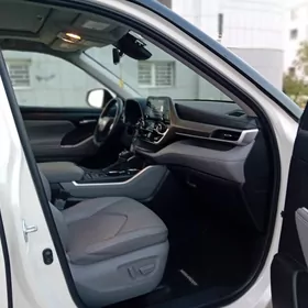 Toyota Highlander 2020