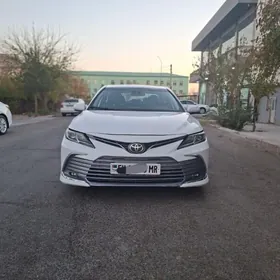 Toyota Camry 2021