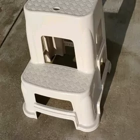 Lesnisa taburetka stul