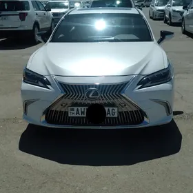 Lexus ES 350 2022