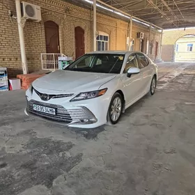 Toyota Camry 2020