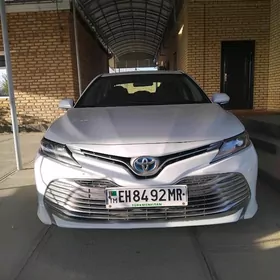 Toyota Camry Hybrid 2020