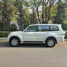 Mitsubishi Pajero 2017