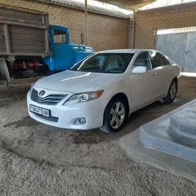 Toyota Camry 2010