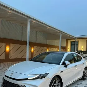 Toyota Camry 2024