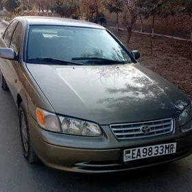 Toyota Camry 2000