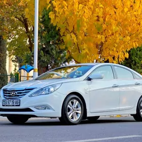 Hyundai Sonata 2011