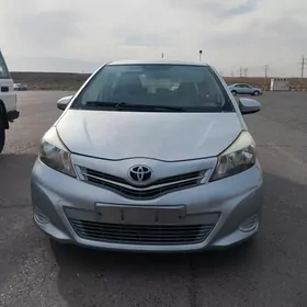 Toyota Yaris 2012