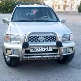 Nissan Pathfinder 2001