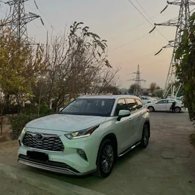 Toyota Highlander 2020