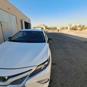 Toyota Camry 2020