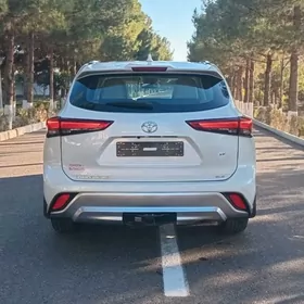 Toyota Highlander 2020