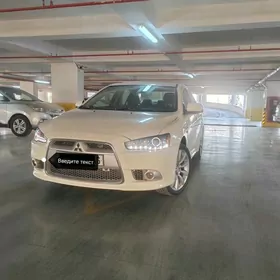 Mitsubishi Lanser 2013