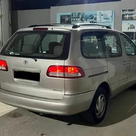 Toyota Sienna 2003