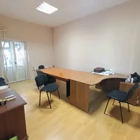 ЦЕНТР 3-КОМН ВЫСОКИЕ ПОТОЛКИ