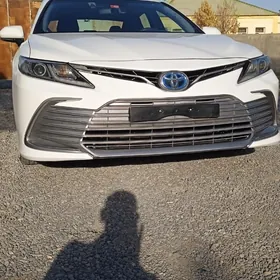 Toyota Camry Hybrid 2021
