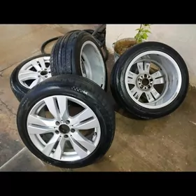 Mercedes w212 Rodnoý 17 diskas