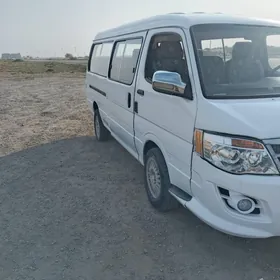 Toyota Hiace 2012