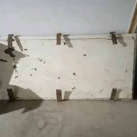 Дверь железная .