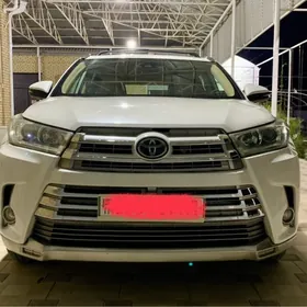 Toyota Highlander 2018