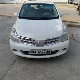 Nissan Tiida 2006