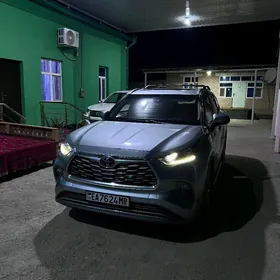 Toyota Highlander 2022