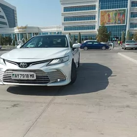 Toyota Camry 2018