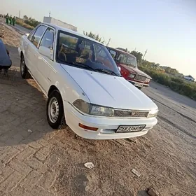 Toyota Corolla 1990
