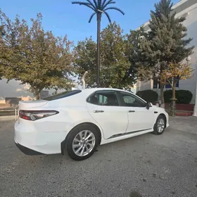 Toyota Camry 2021