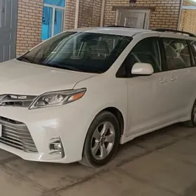 Toyota Sienna 2020