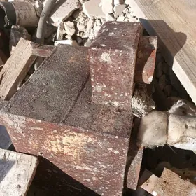 Demir pecka üstünde titany ba