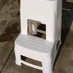 Lesnisa taburetka stul