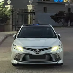 Toyota Camry 2018
