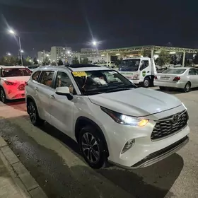 Toyota Highlander 2023