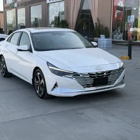 Hyundai Elantra 2022